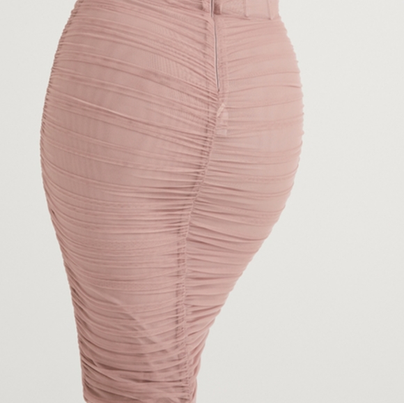 BLUSH STRAPLESS RUCHED MIDI DRESS - Picture 4 of 5